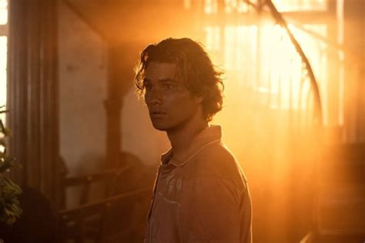 Chase Stokes: From "Stranger Things" to "Outer Banks" & Steve Harrington Regret!