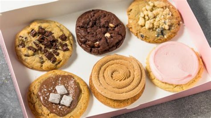 Crumbl Cookies Box Sizes: Which One is Right for You?