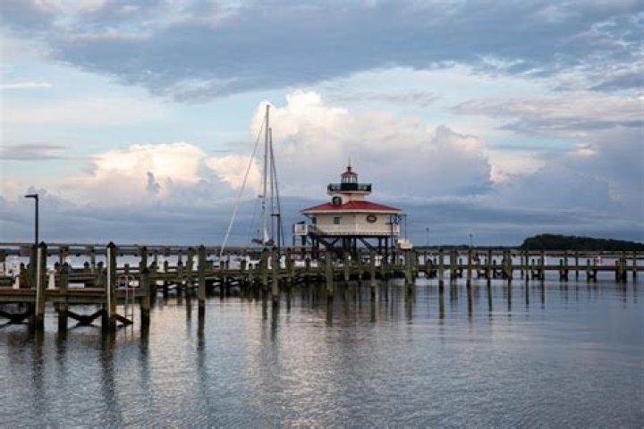 Explore Cove Point Beach & Lighthouse | Maryland & Virginia Beach Info