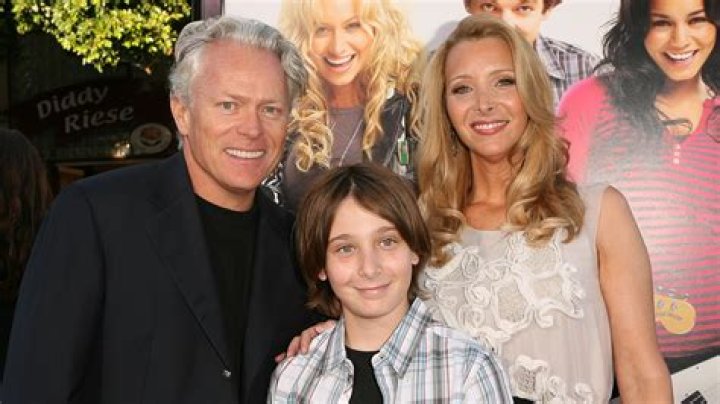 Lisa Kudrow's Son Julian Murray Stern: Everything You Need to Know
