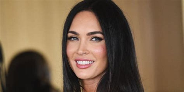 Megan Fox & Erome: Unveiling the Truth & Online Buzz