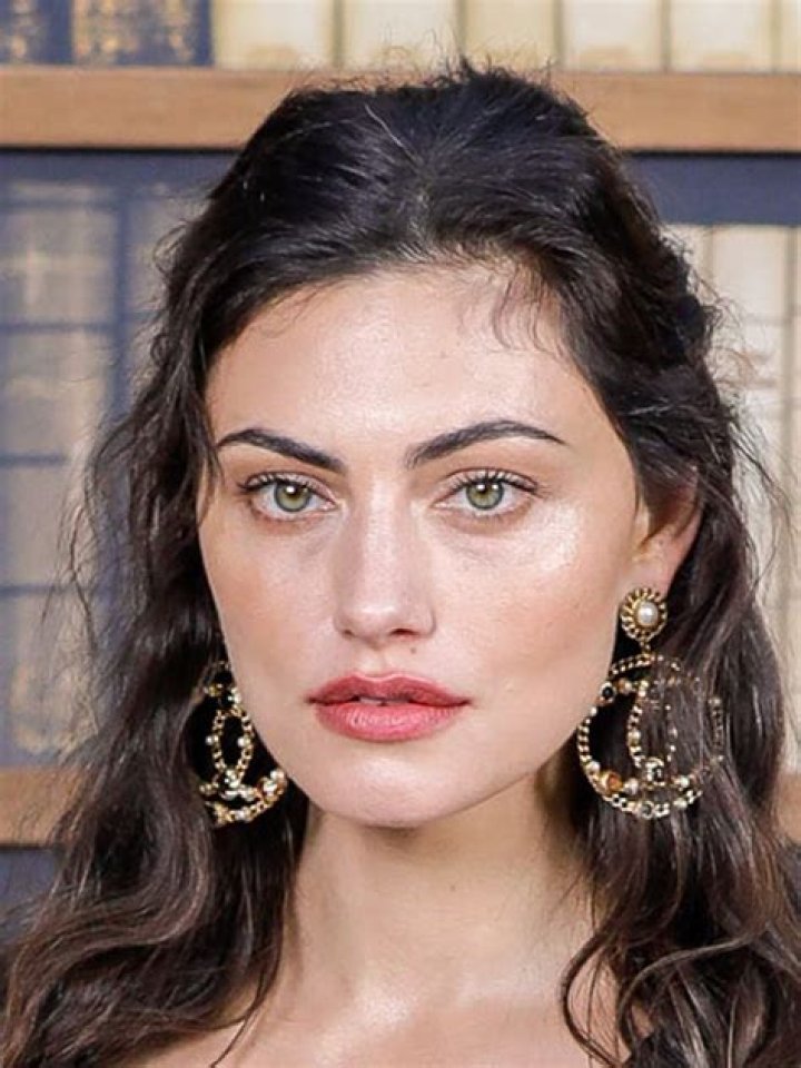 Phoebe Tonkin: Age, Bio, Career & More!