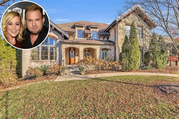 Trisha Yearwood's Nashville Home Sale: Inside the Big Move!
